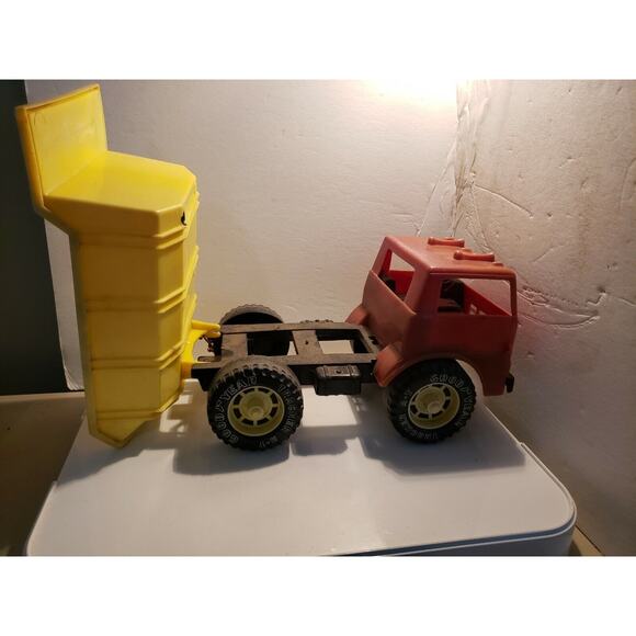 Vintage Gay Toys 12" plastic Dump Truck 620 brown/yellow Goodyear Tracker - Picture 5 of 8